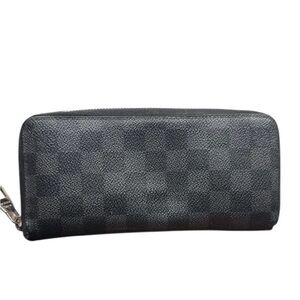 Authentic Louis Vuitton wallet/organizer